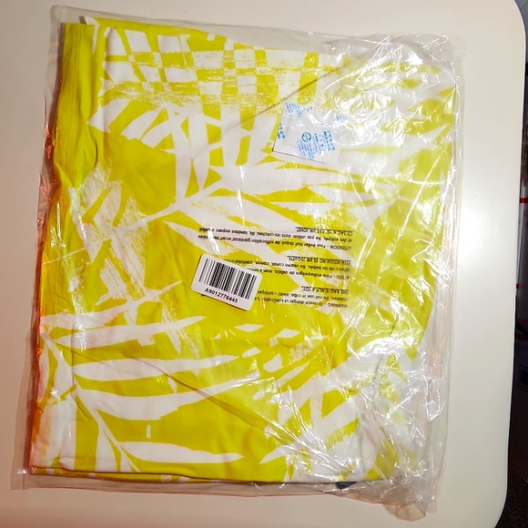 ❤️NWT VINTAGE TORRID TEE - SUPER SOFT YELLOW / GREEN TROPICAL PALM TREE SIZE 3X - Picture 5 of 9